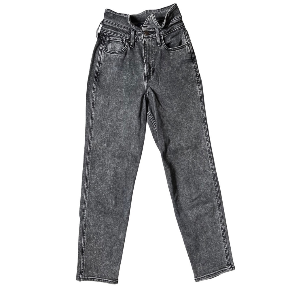NWOT Hollister Ultra High Rise Mom Jeans